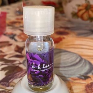 Bath & Body Works home fragrance oil in Dark Kiss